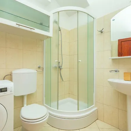 Hedera Estate, Hedera A1 *