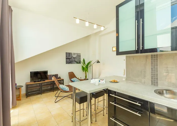 Hedera Estate, Hedera A1