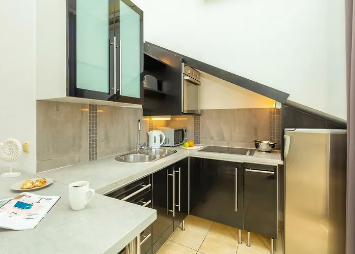 Hedera Estate, Hedera A1 *