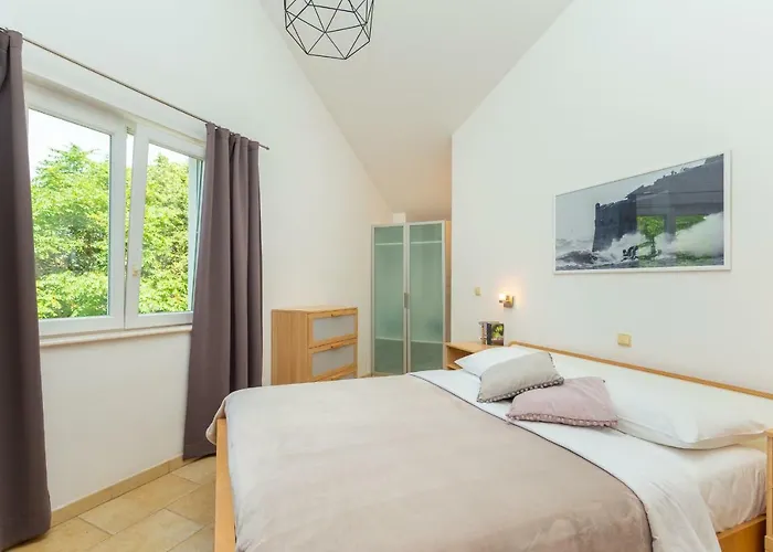 Hedera Estate, Hedera A1 Ντουμπρόβνικ